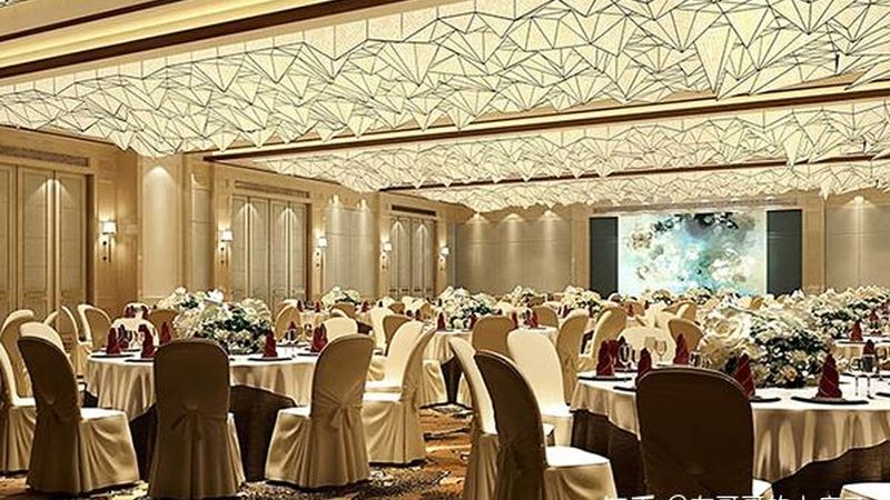 老人跟团游：温馨陪伴背后的利弊解析
